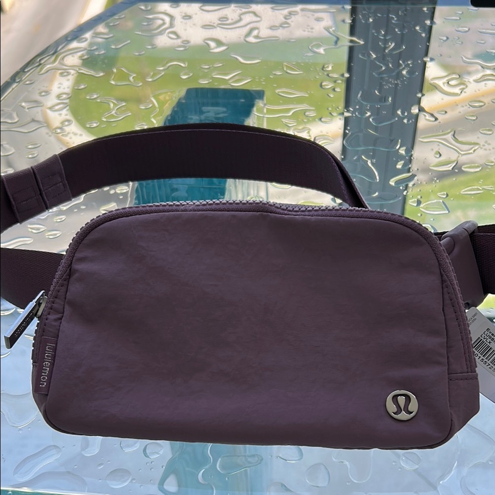 lululemon athletica Purple women’s everywhere belt Bag NEW WITH TAGs